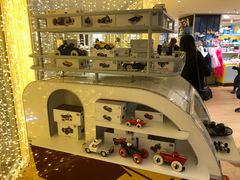 -乐蓬马歇百货公司(Rive Gauche)