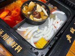 -老牌坊云南鱼豆花火锅(爱建店)