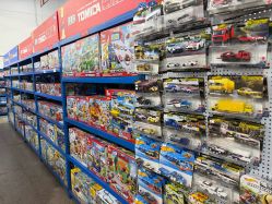 -逝水玩具折扣店