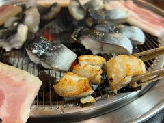 -围炉肉舍•炭烤活鳗•丹东海鲜烤肉(步行街店)