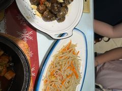 -刘姐啤酒鱼民族演艺餐厅(西街总店)