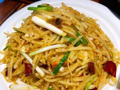 咸蛋黄土豆丝-主子吉湘·湘西土菜(平城街店)