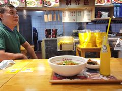 -呷佬·长沙手工米粉(金沙江路店)