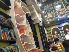 -钟书阁(松江泰晤士小镇店)