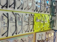 -天空之镜眼镜店蔡司依视路配镜授权零售店(望京颐堤港店)