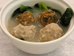 白灼时蔬浸双丸-畔山酒店中餐厅