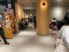 大堂-麦当劳(中山公园龙之梦店)
