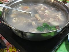 猪脊髓拼天衣无缝-华哥新鲜猪精品美食
