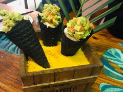 牛油果三文鱼卷-烛影拾光观景餐厅·创意菜·摄影·小提琴(大唐不夜城店)