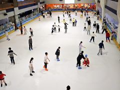 -正佳冰河湾真冰滑冰场