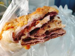 红豆肉松面包-美嘉华面包西饼店(红胜坊店)