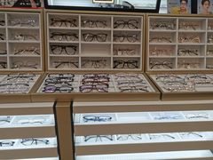 -美式眼镜·授权蔡司.依视路.尼康.豪雅.明月(南翔印象城店)