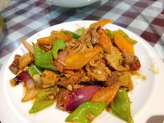 溜肥肠-小锅饭豆腐馆(嘉陵江街店)