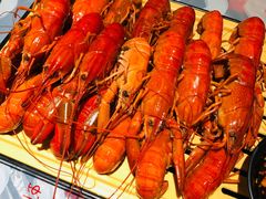 -肥肥虾庄·金牌油焖大虾(汉街SKP店)