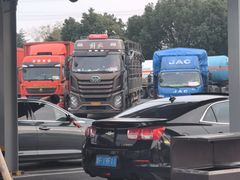 -平望服务区·停车场