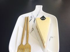 -UNI UNI(环亚凯瑟琳店)