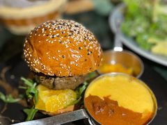 瀑布芝士牛肉汉堡-Let'sBURGERplus·非常创意汉堡(三里屯店)