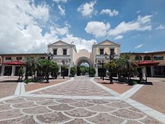 -佛罗伦萨小镇广佛名品奥特莱斯(疏港路店)