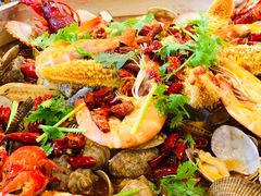 -老东镇啤酒屋海鲜加工·蒸汽海鲜·海鲜烧烤(台东店)