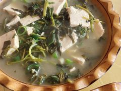 -华龙特色大骨鸡农家菜馆