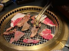 -铭牛烧肉·和牛海鲜自助(高新月牙湖店)