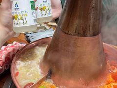 -果松木炭酸菜铜火锅·外婆参鸡汤