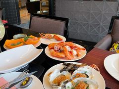 -宝利来国际大酒店-凤凰阁旋转餐厅