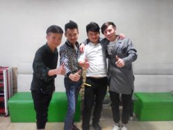 温馨-镁连社·美联社