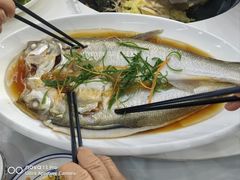 -丹水桥地锅鱼·翘嘴鲌·地方特色全鱼宴(丹江口大坝店)