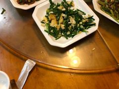 -临江餐馆二楼美食部落