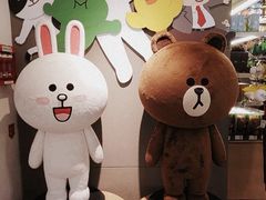 -LINE FRIENDS Garosu-gil Flagship Store