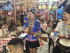 -刘姐啤酒鱼民族演艺餐厅(西街总店)