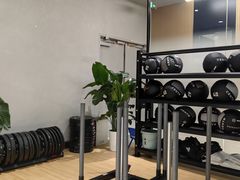 -Z&B Fitness Studio·Gym(前滩L+PLAZA店)
