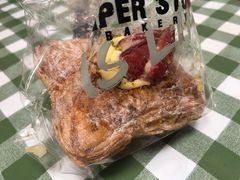 草莓吉士丹麦酥杯-PAPER STONE BAKERY(天环店)