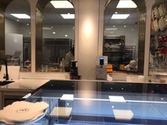 -Fridi Patisserie Cafe