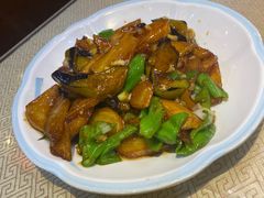 地三鲜-东北哈尔滨酱骨头馆房掌柜铁锅炖