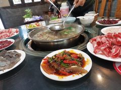 -周老三跷脚牛肉·全牛火锅(非遗传承店)