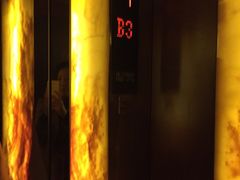 -上海威斯汀大饭店-地下停车场