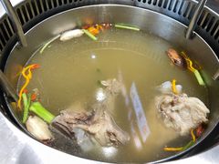 -阿二骨煲(新天地店)