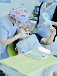 -唯儿诺儿童医院·儿科·眼科·口腔(海岸城店)