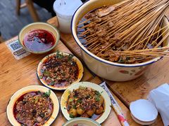 -拈签一笑黄牛肉辣卤串串