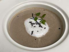 黑松露奶油蘑菇汤-Golden Lily河内巴黎法越料理餐厅(建国西路店)