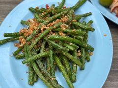 -东海岸人工湖美食村