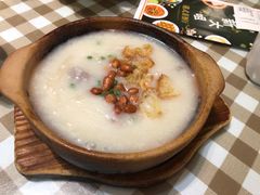 -新大咀港式茶餐厅(宝山万达店)