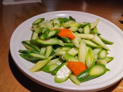 橄榄油炒芦笋-波螺油子青岛本帮菜(银座店)