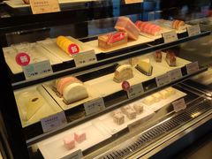 面包甜点陈列柜-麦当劳(新洲南路店)