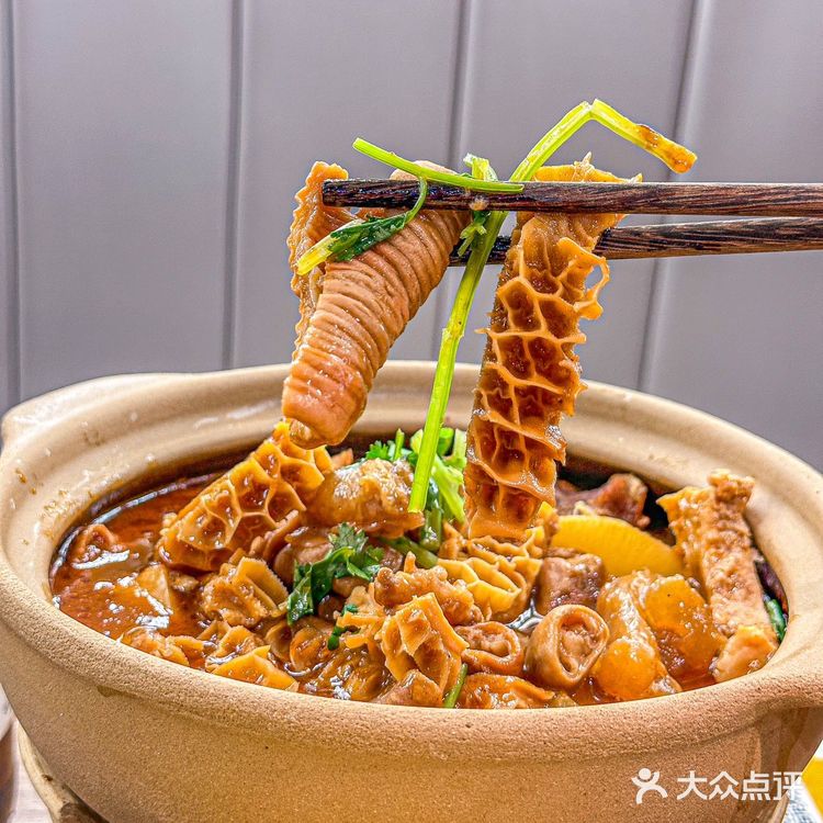 来王府井一定要尝尝他家的砂锅煲 逛街逛累了