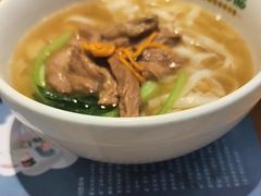 -呷佬·长沙手工米粉(金沙江路店)
