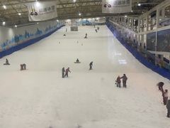 -乔波室内滑雪场