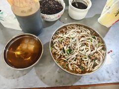 -正宗杨记普洱酸醋米线(总店)